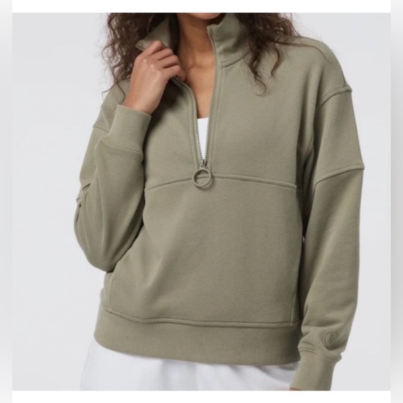 Vuori Olive Green Half-Zip Women's Top - Picture 2 of 6